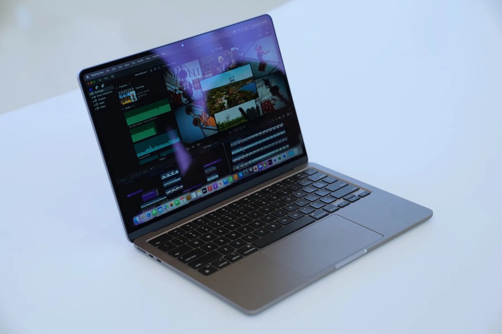 MacBook Air 13,6 inch M2 (2022) - 8GPU/8/256 - Chính Hãng