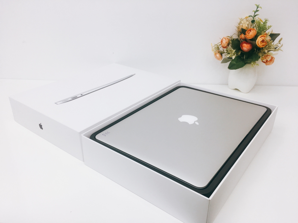 Macbook Air 13 inch 2017 MQD32 Core i5 128GB 8GB RAM – Like New