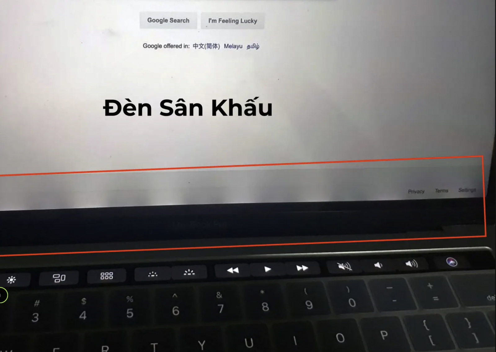 Lỗi cáp đèn nền Flexgate trên MacBook